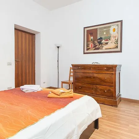Rental In Rome Santini Apartment *