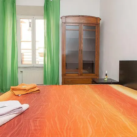 Rental In Rome Santini Apartment